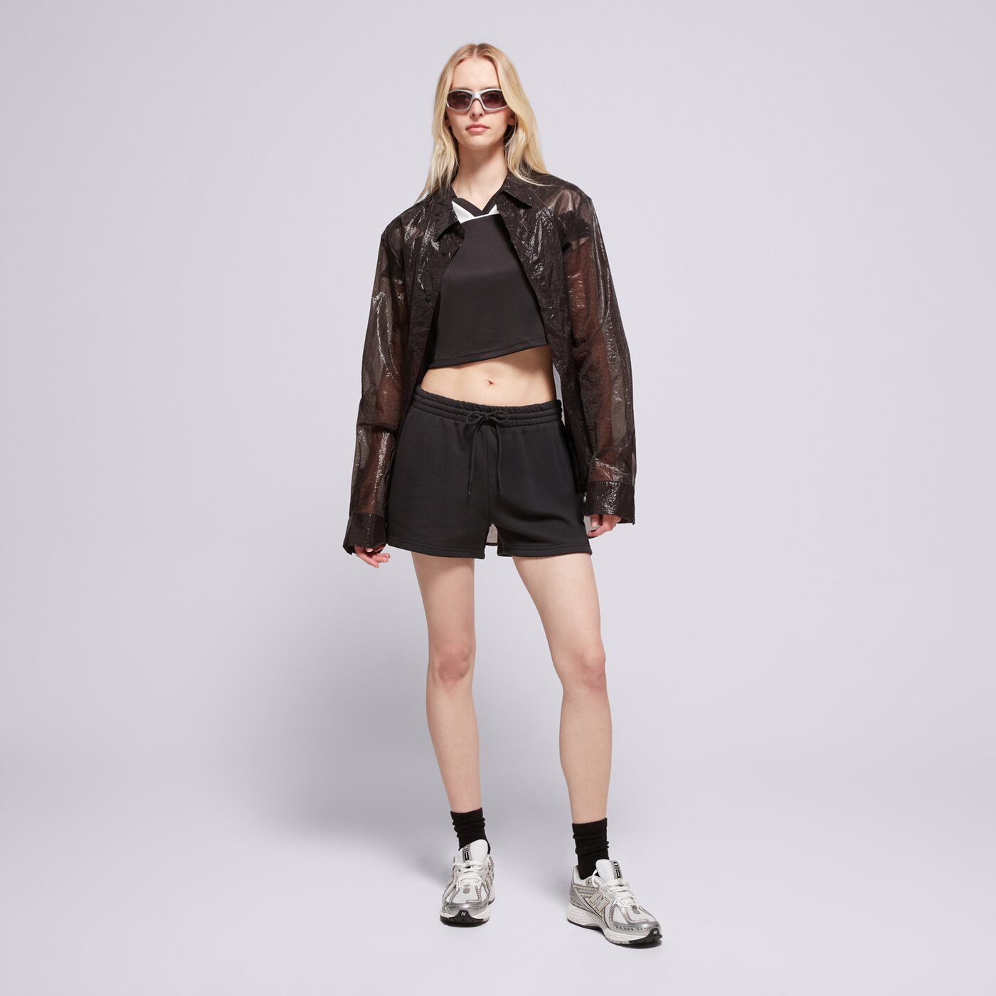 Дамски къси панталони NEW BALANCE ШОРТИ SPORT ESSENTIALS ws41500bk цвят черен