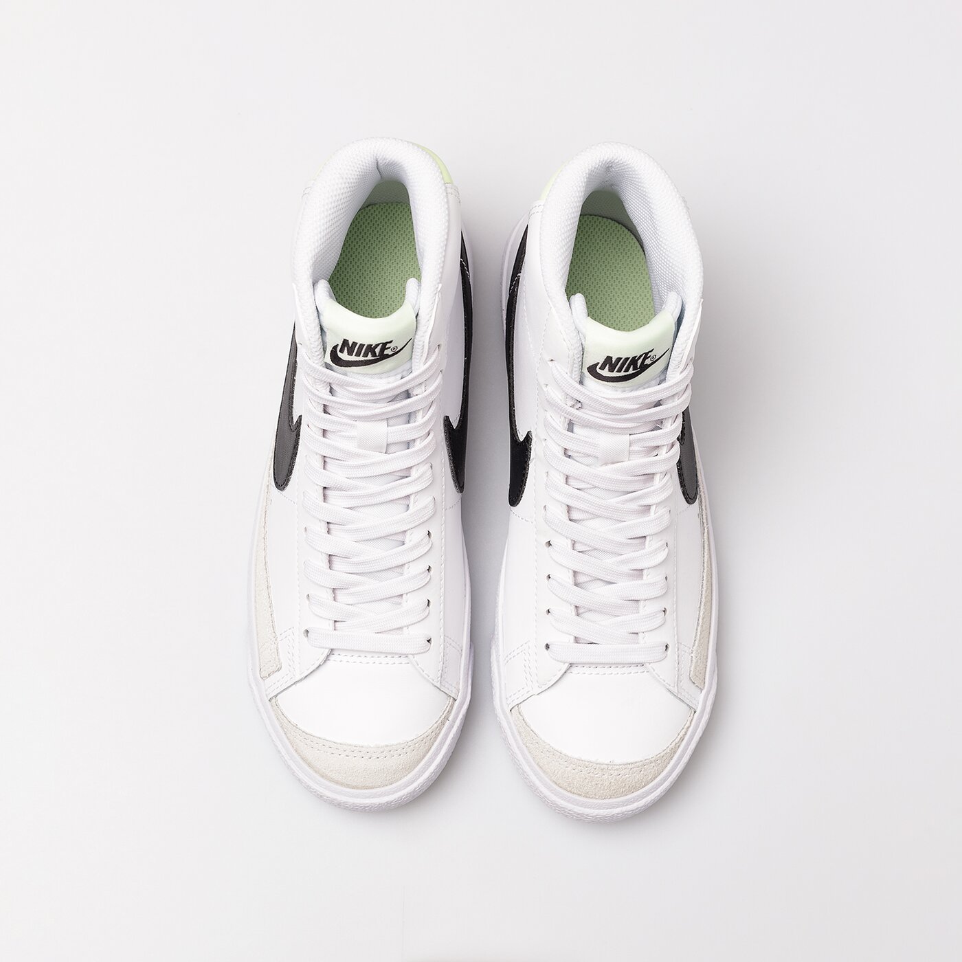 Детски маратонки NIKE BLAZER MID '77 da4086-109 цвят бял