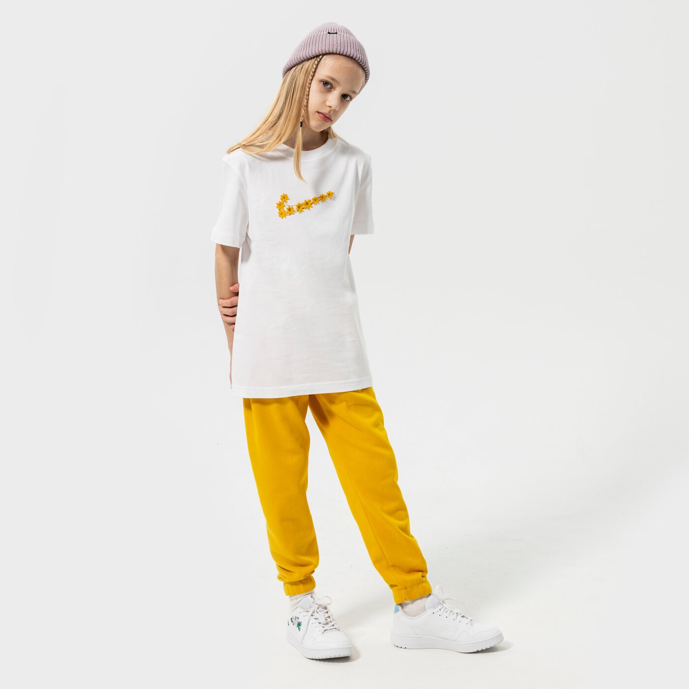 Детски панталони NIKE ПАНТАЛОНИ G NSW FT PANT ENERGY GIRL dm8220-743 цвят жълт