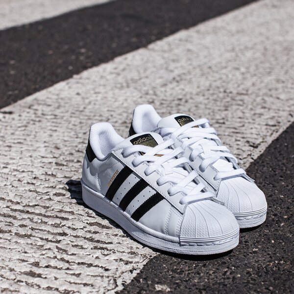 Дамски маратонки ADIDAS SUPERSTAR  c77124 цвят бял