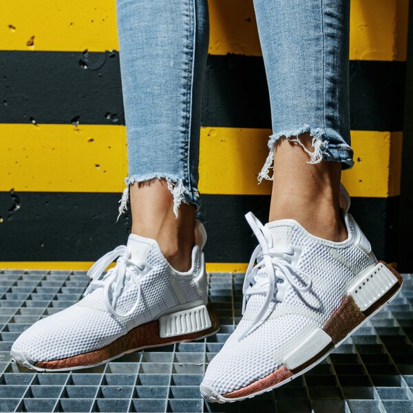 Детски маратонки ADIDAS NMD_R1 J fv1689 цвят бял