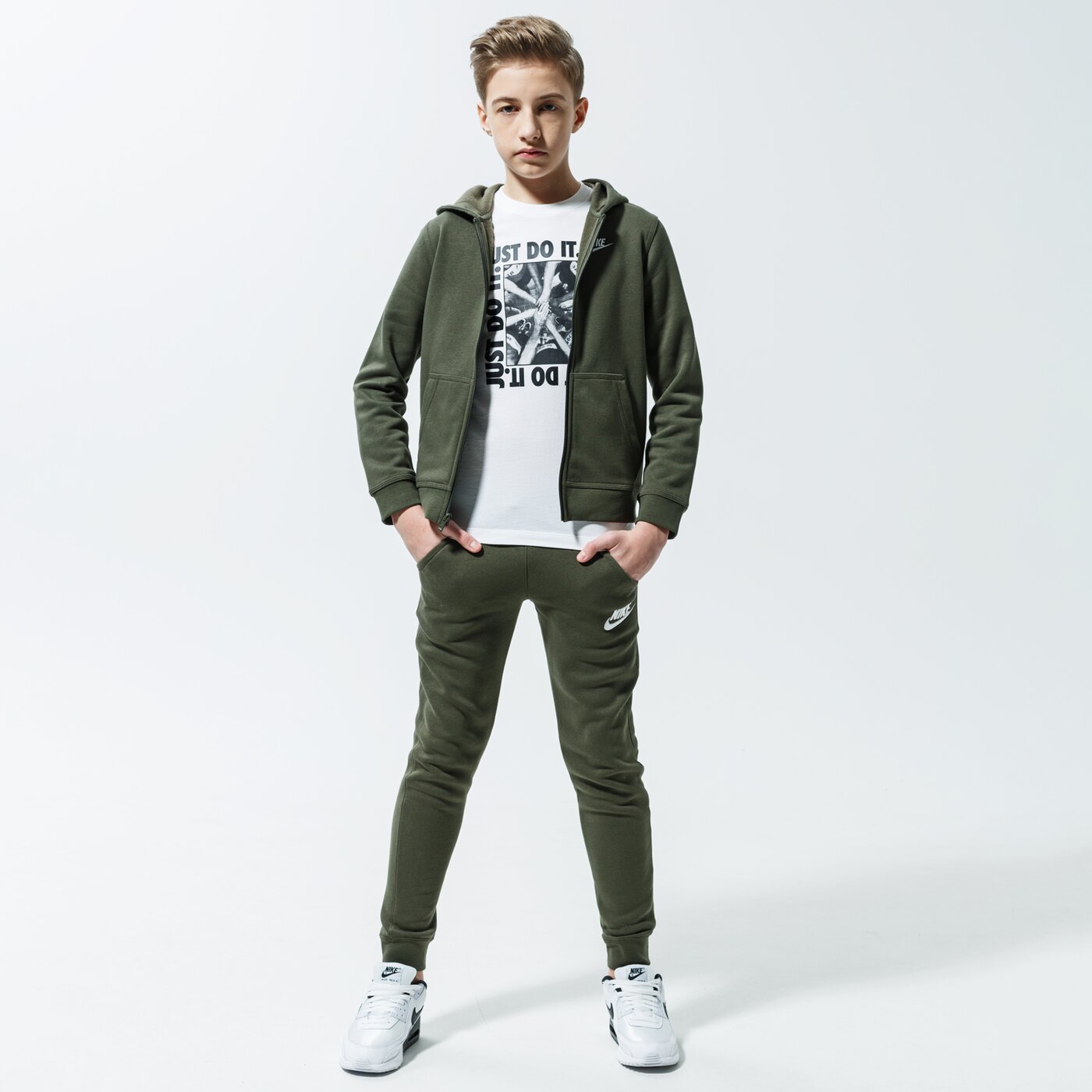 Детски панталони NIKE ПАНТАЛОНИ SPORTSWEAR CLUB FLEECE BOY ci2911-325 цвят каки