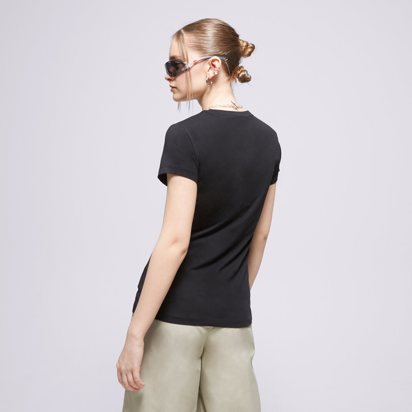 Дамска тениска NEW BALANCE ТЕНИСКА NB ESSENTIALS STACKET LOGO TEE wt31546bk цвят черен