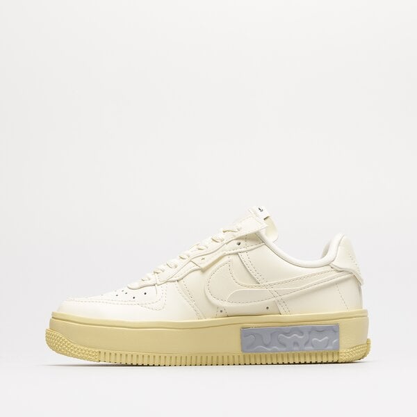 Дамски маратонки NIKE AIR FORCE 1 FONTANKA dh1290-102 цвят бежов