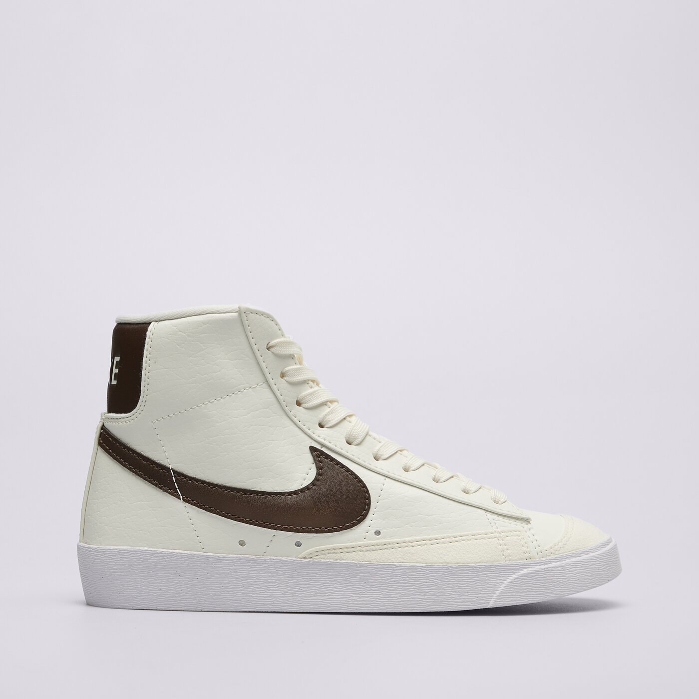 Дамски маратонки NIKE BLAZER MID '77 NEXT NATURE dq4124-107 цвят бежов