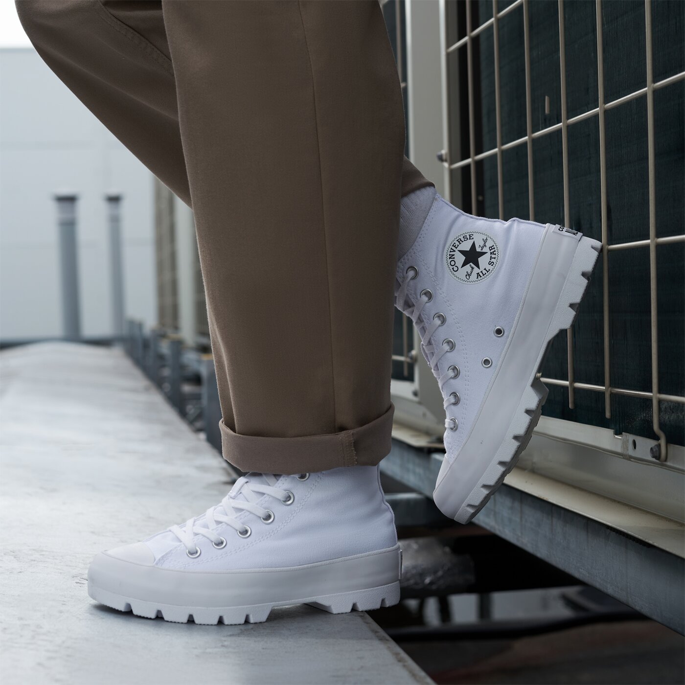 Дамски маратонки CONVERSE CHUCK TAYLOR ALL STAR LUGGED 565902c цвят бял