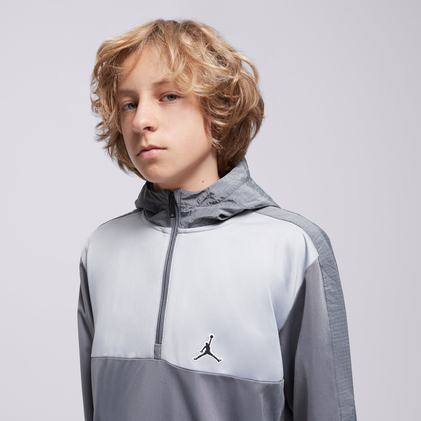 Детска тениска JORDAN КОМПЛЕКТ WVN PNL CRGO OH SUIT GRY/BLK B 95d036-m19 цвят сив