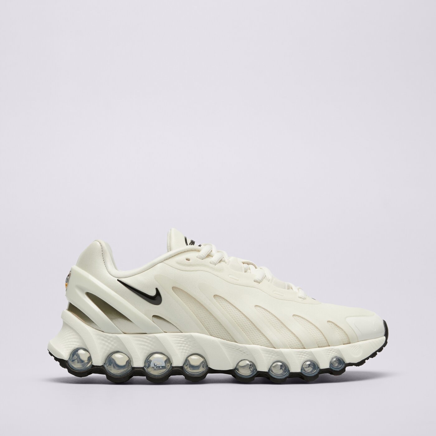 Дамски маратонки NIKE W AIR MAX DN8 hf5509-101 цвят кремав