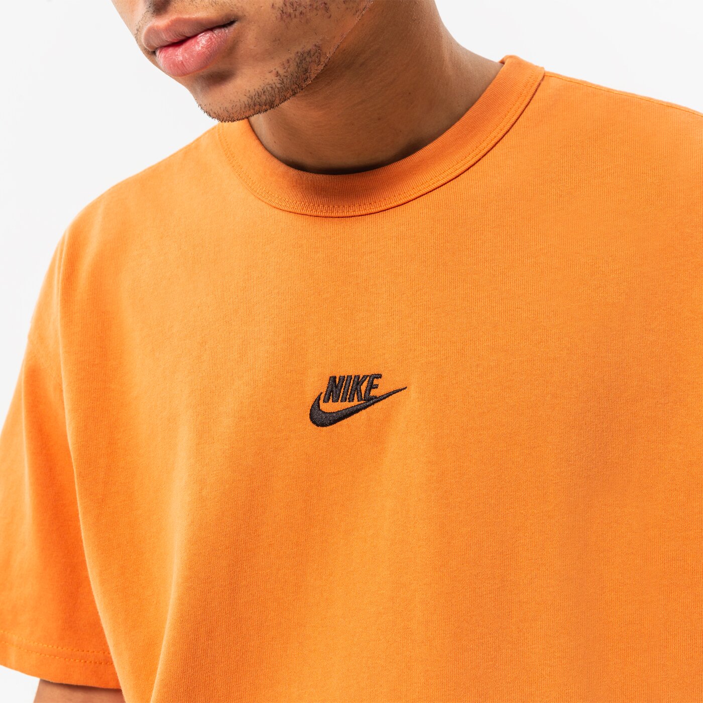 Мъжка тениска NIKE ТЕНИСКА M NSW PREM ESSNTL SUST TEE do7392-808 цвят кафяв