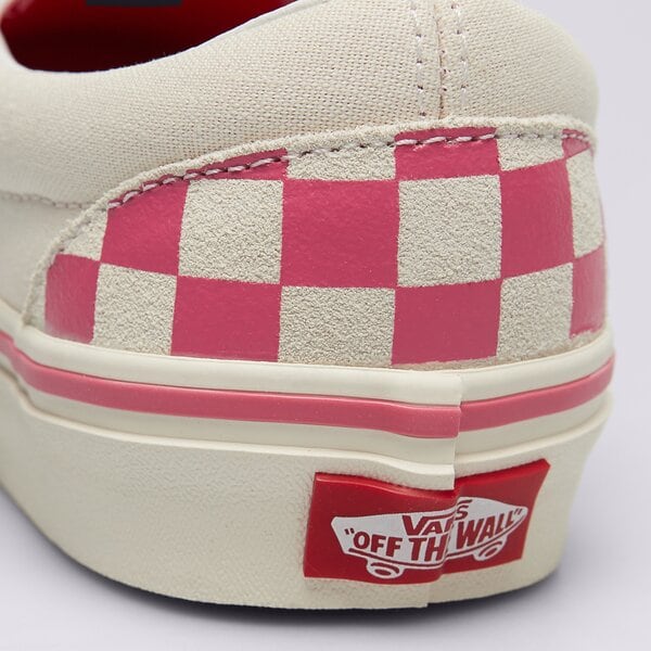 Дамски маратонки VANS CLASSIC SLIP-ON  vn000bvzbj11 цвят розов