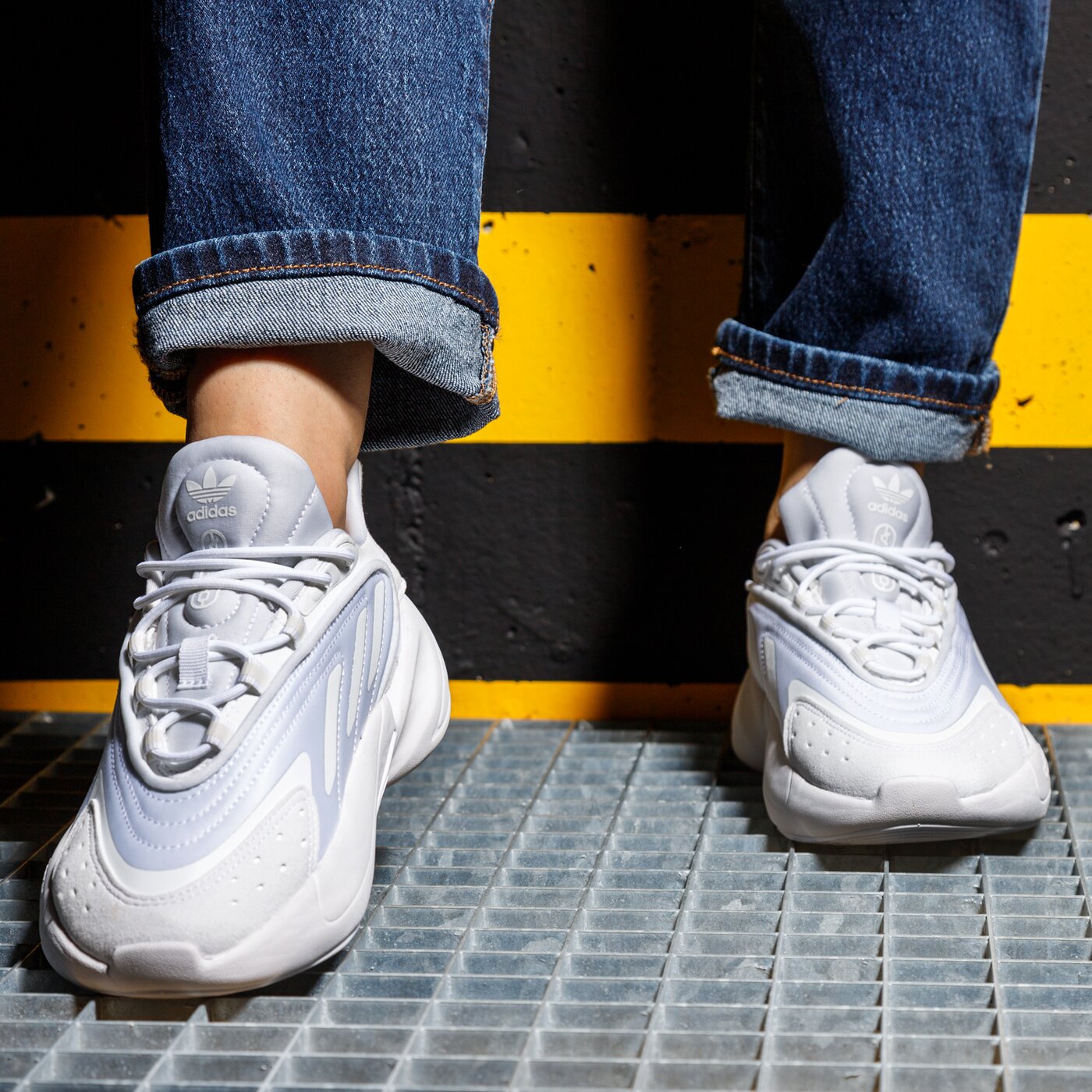 Детски маратонки ADIDAS OZELIA J h03132 цвят бял