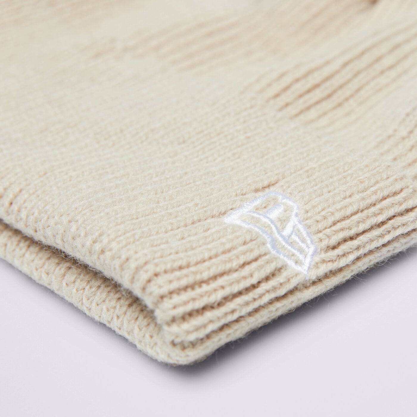 Мъжка зимна шапка NEW ERA ШАПКА NE WOOL KNIT 60424812 цвят бежов