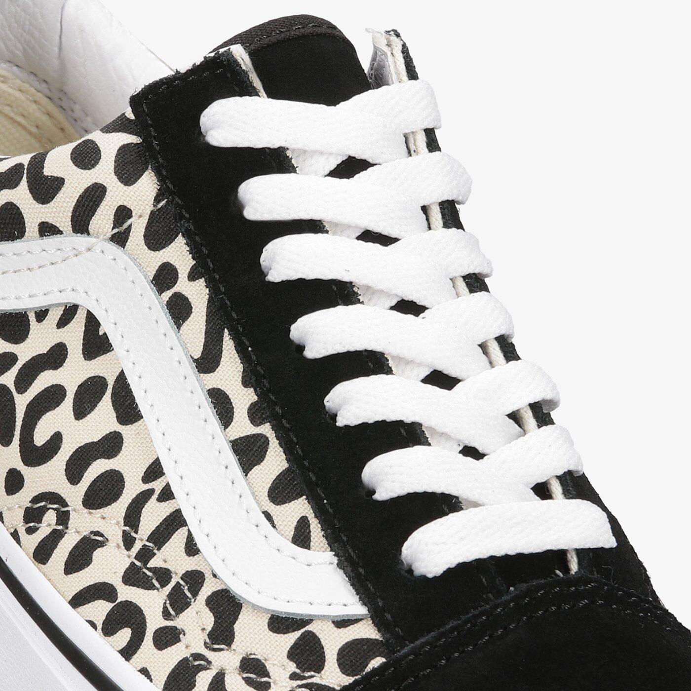 Дамски маратонки VANS UA OLD SKOOL vn0a3wkt9xb1 цвят черен