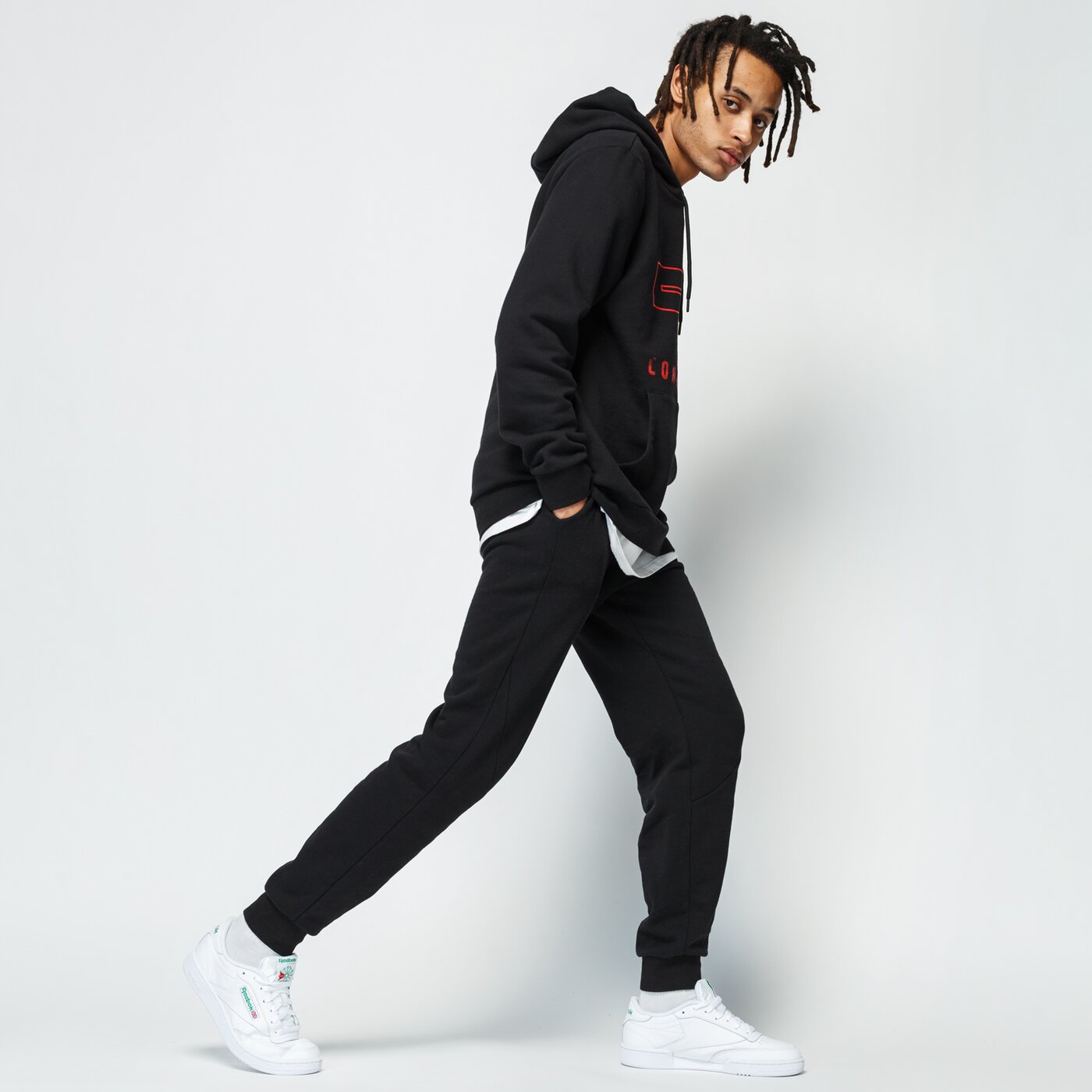 Мъжки панталони CONFRONT ПАНТАЛОНИ ESSENTIAL PANTS cf320spm30001 цвят черен