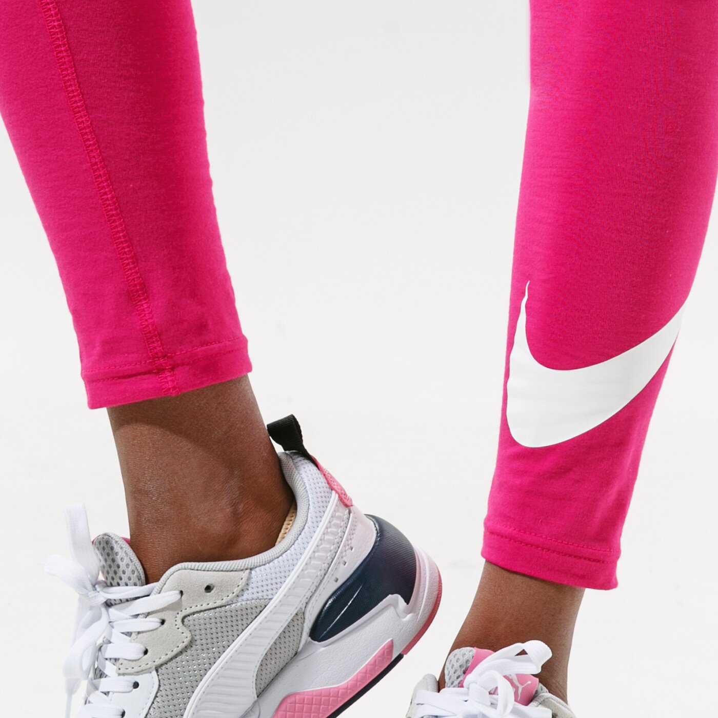 Детски панталони NIKE КЛИН SPORTSWEAR ar4076-615 цвят розов