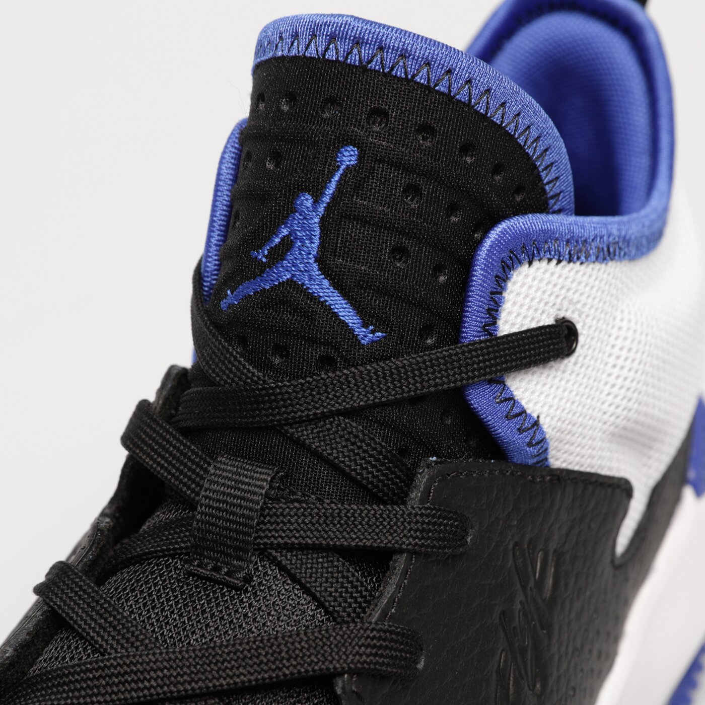 Мъжки маратонки JORDAN STAY LOYAL 2  dq8401-041 цвят бял