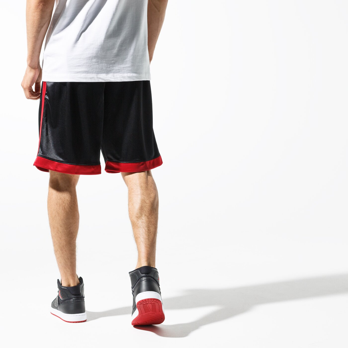 Мъжки къси панталони JORDAN ШОРТИ M J JUMPMAN SHIMMER SHORT aj1122-010 цвят черен