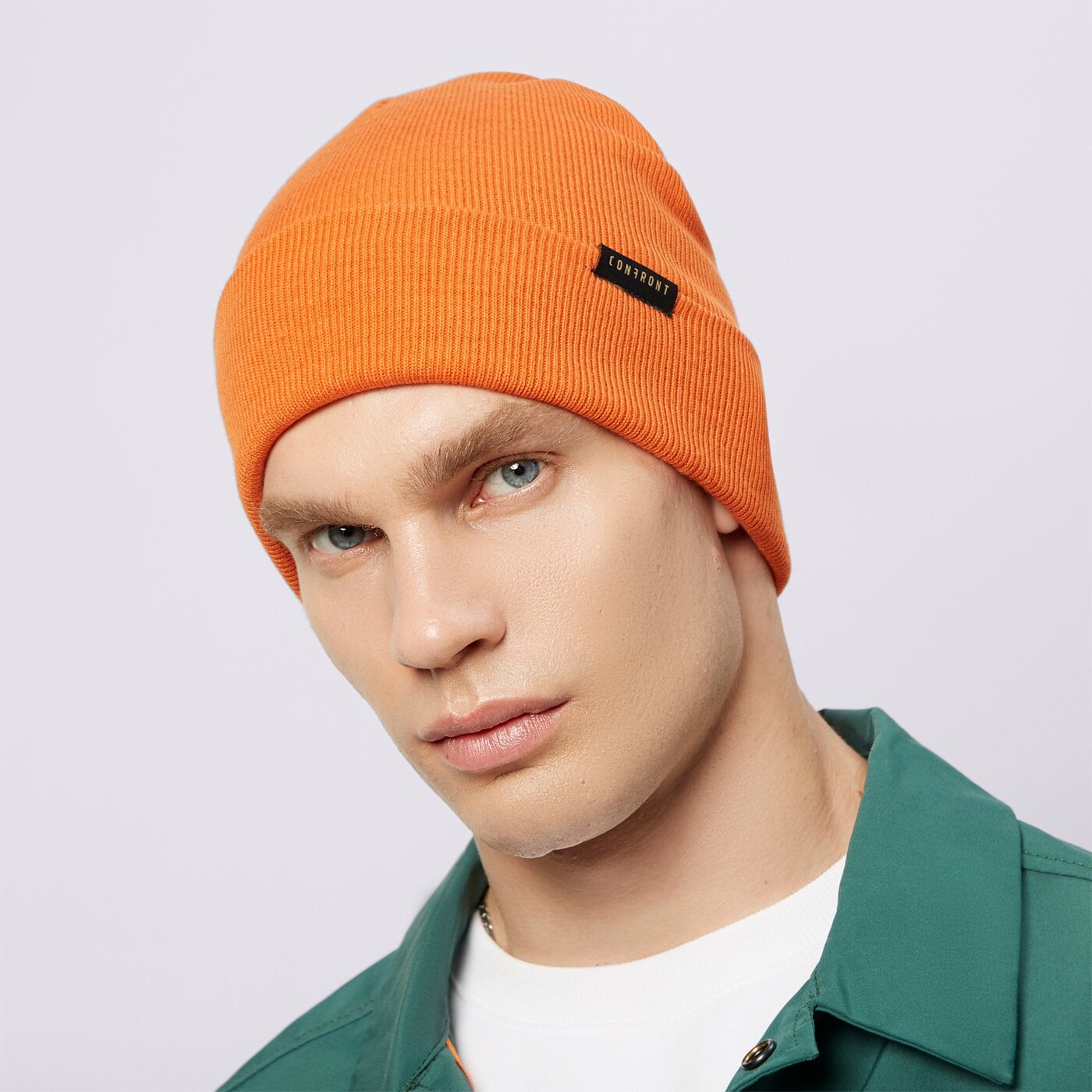 Дамска зимна шапка CONFRONT ШАПКА CLASSIC BEANIE cf323hat90006 цвят оранжев