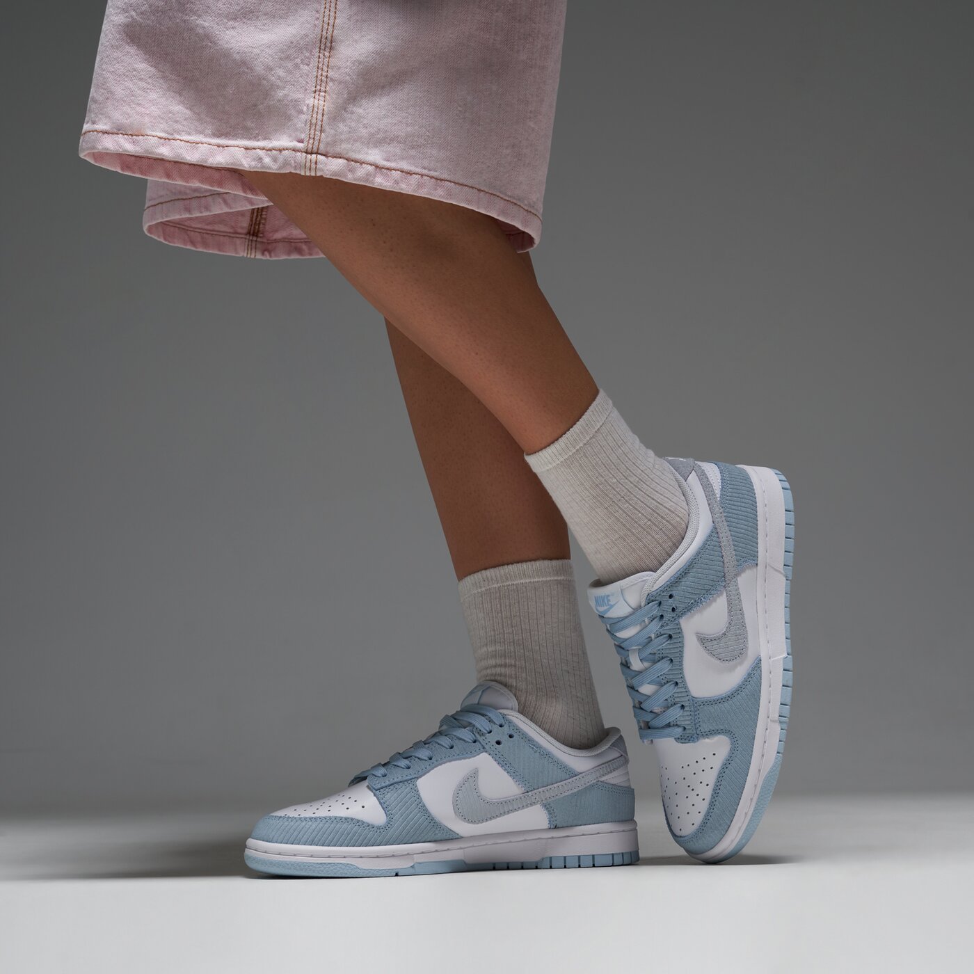 Дамски маратонки NIKE DUNK LOW fn7167-400 цвят бял