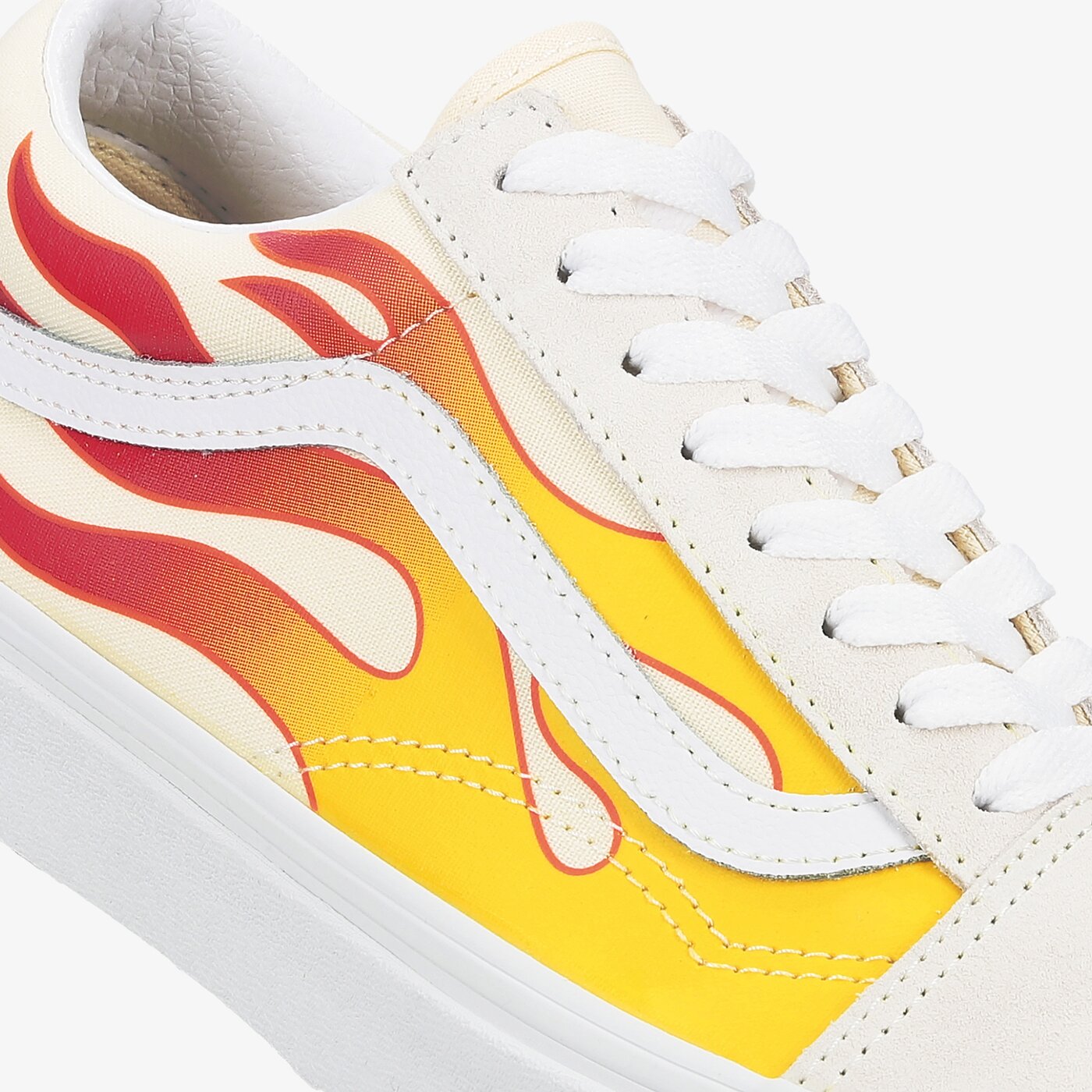 Мъжки маратонки VANS UA OLD SKOOL vn0a4u3b2231 цвят бял