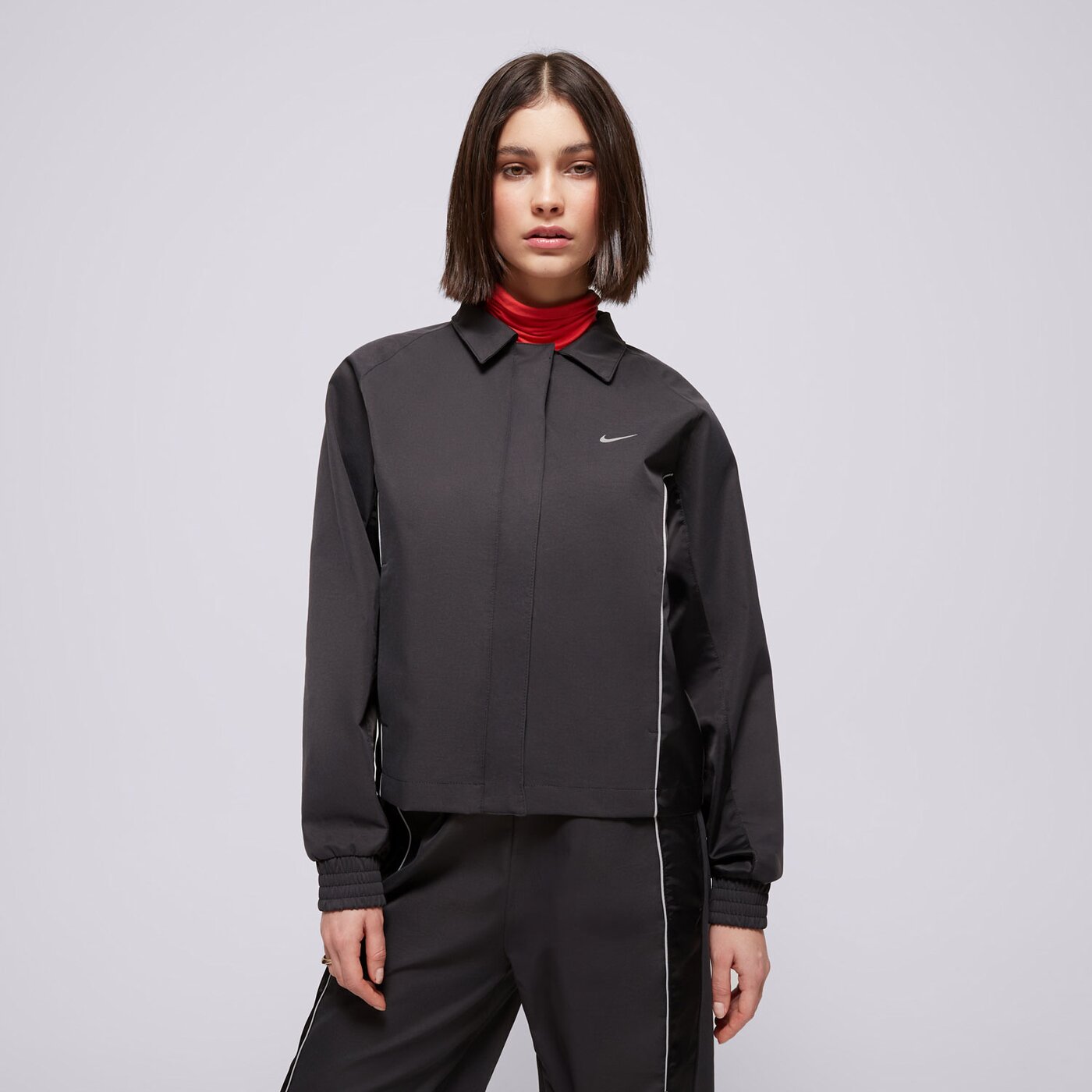 Дамско преходно яке NIKE ЯКЕ W NSW JKT WVN SW hq3750-010 цвят черен