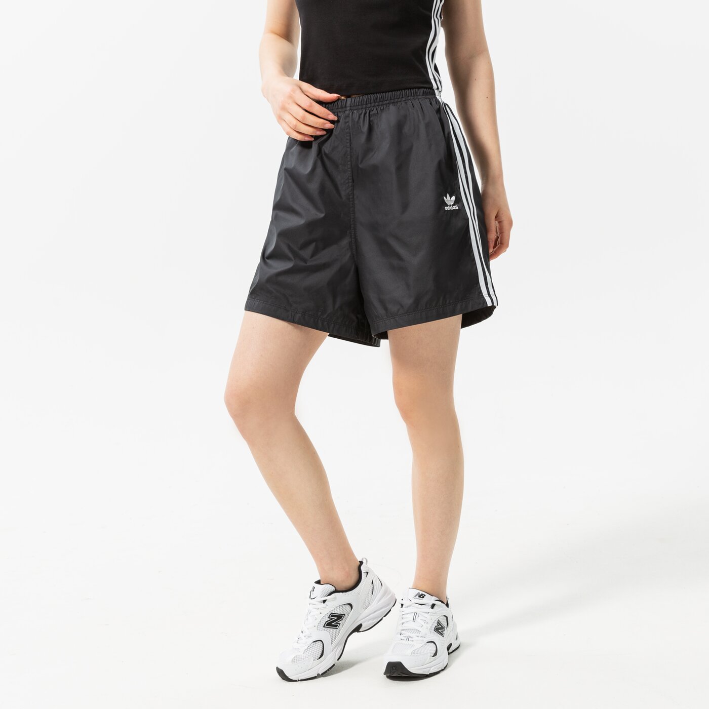 Дамски къси панталони ADIDAS ШОРТИ LONG h37753 цвят черен