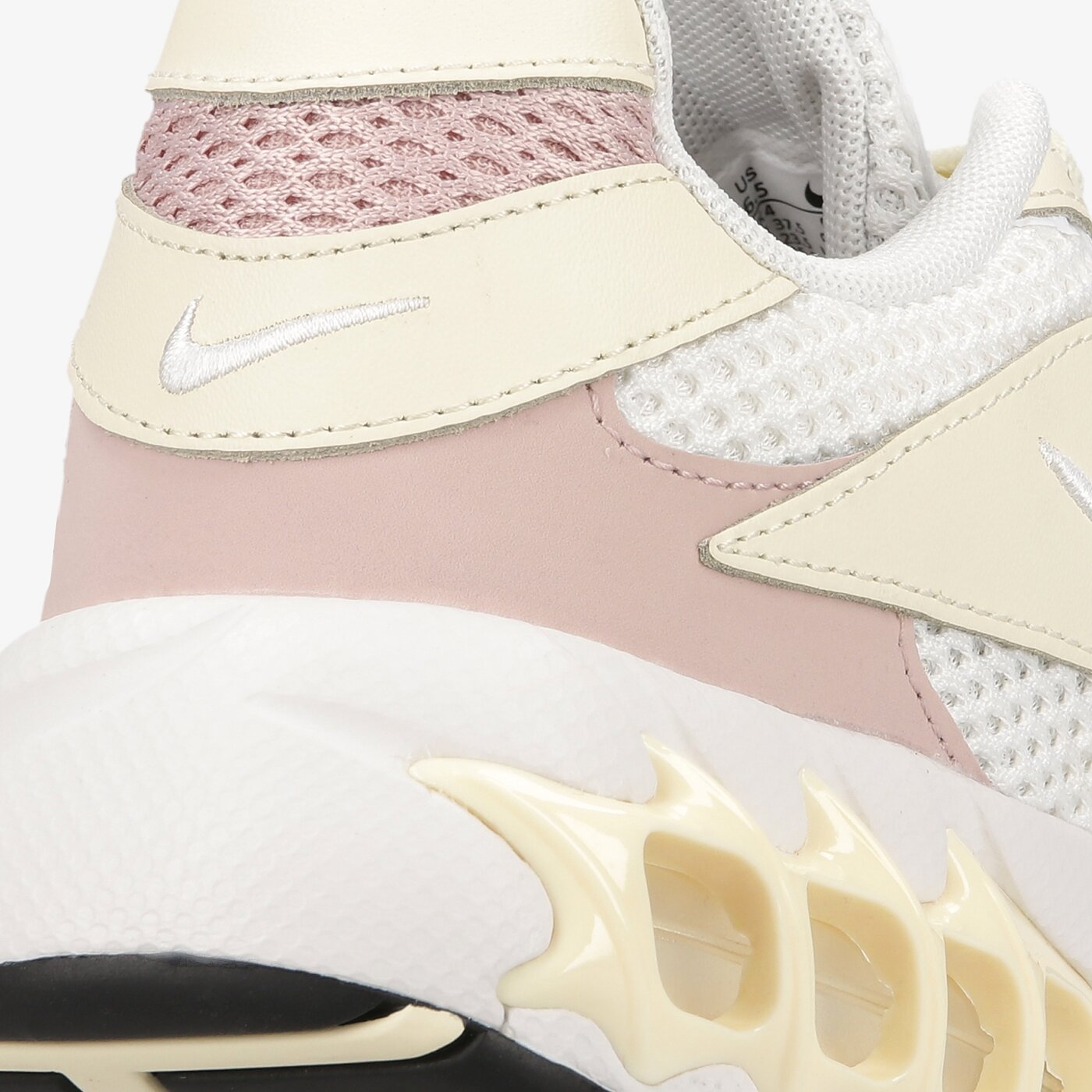 Дамски маратонки NIKE ZOOM AIR FIRE cw3876-103 цвят многоцветен