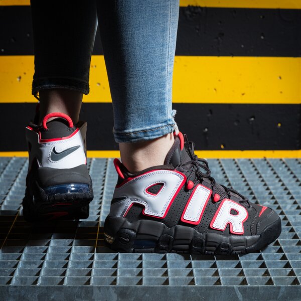 Детски маратонки NIKE AIR MORE UPTEMPO dh9719-200 цвят черен