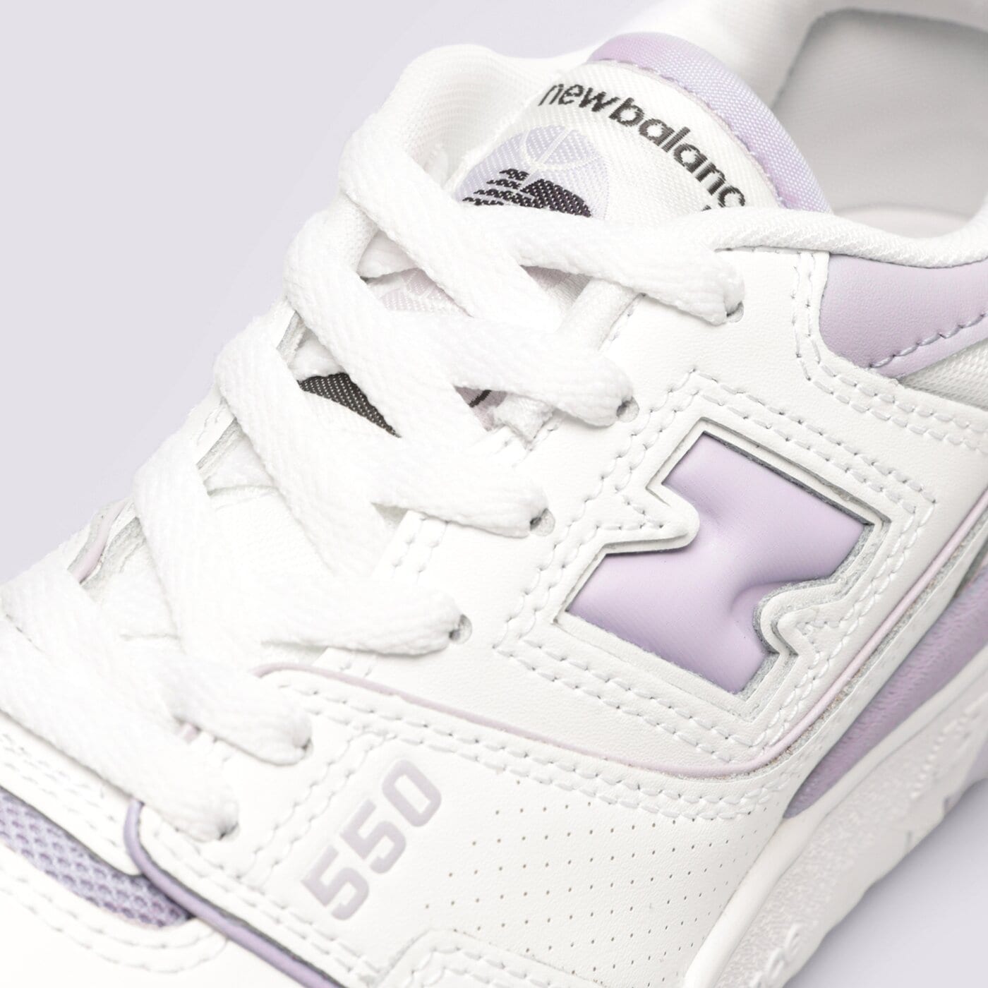 Дамски маратонки NEW BALANCE 550  bbw550bv цвят бял