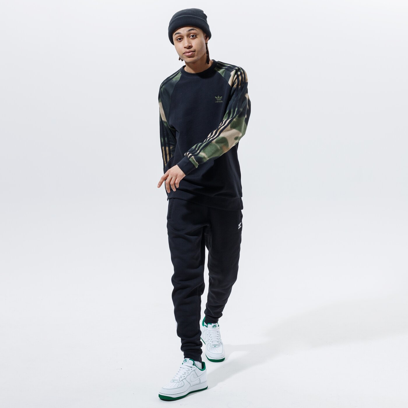 Мъжки суичър ADIDAS СУИТЧЪР CAMO CREW gn1858 цвят черен