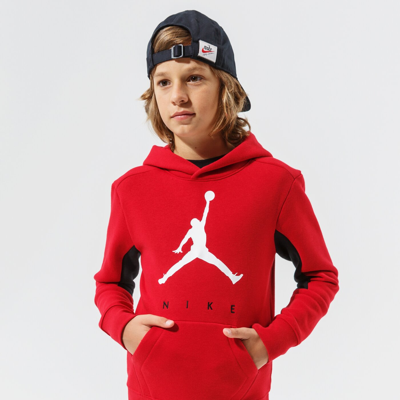 Детски суичър JORDAN СУИТЧЪР С КАЧУЛКА JUMPMAN BY NIKE PO BOY 95a675-r78 цвят червен