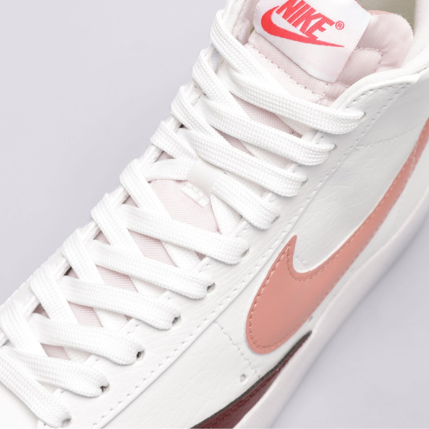 Дамски маратонки NIKE W BLAZER MID '77 NEXT NATURE dq4124-105 цвят бял