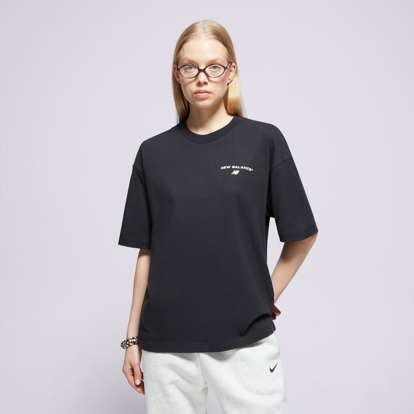 Дамска тениска NEW BALANCE ТЕНИСКА REIMAGINED OVERSIZED wt51529bk цвят черен