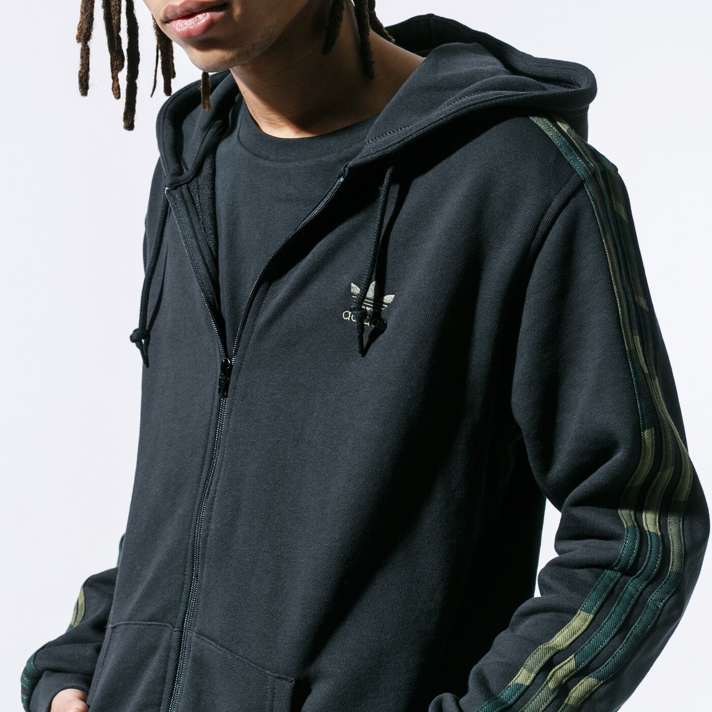 Мъжки суичър ADIDAS СУИТЧЪР С КАЧУЛКА CAMO FZ fm3354 цвят черен