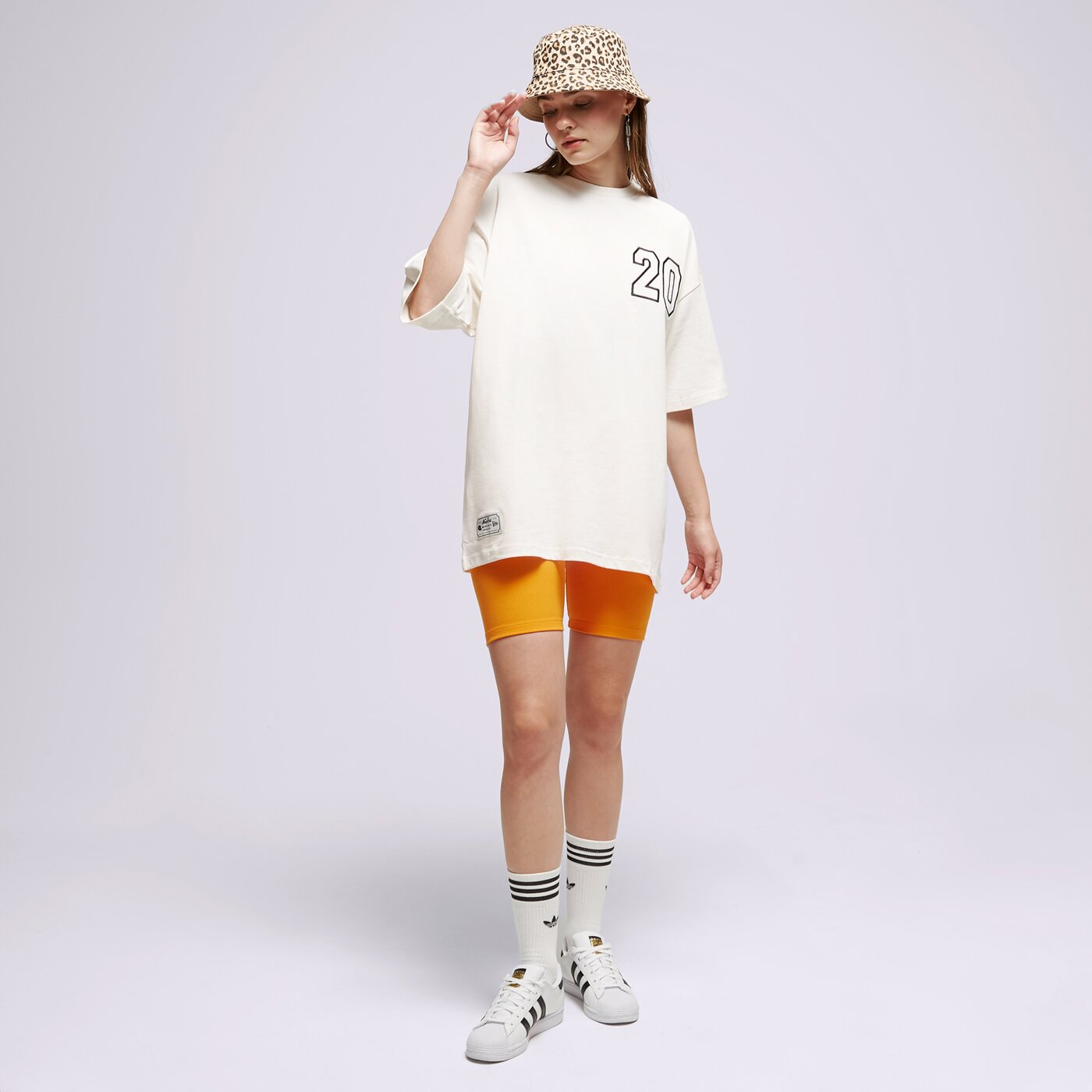 Дамски къси панталони ADIDAS ШОРТИ HF7483 hf7483 цвят оранжев