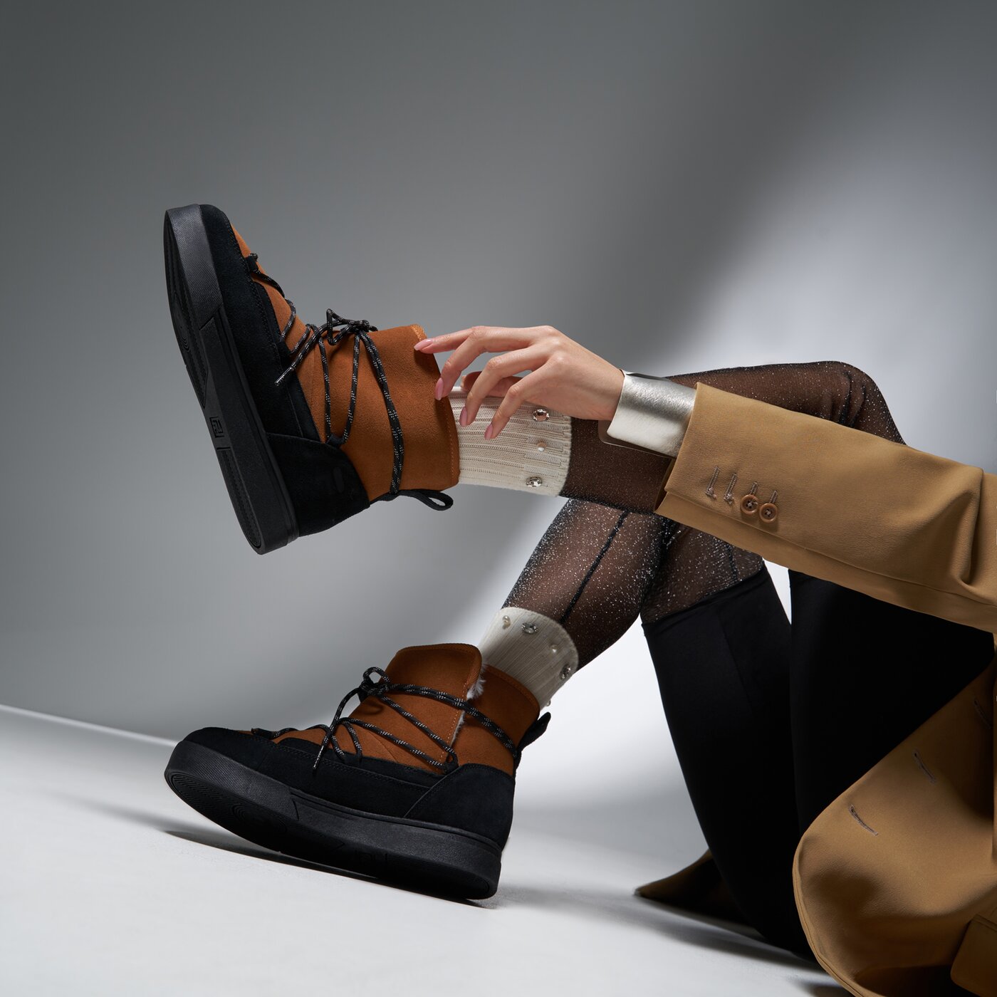 Дамски зимни обувки FILA NAOMI SUEDE 5hm02297201 цвят кафяв