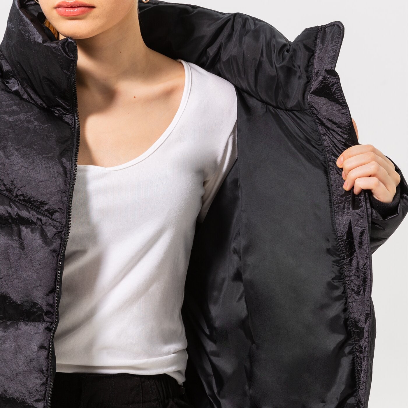 Дамско зимно яке NIKE ЯКЕ ЗИМНО W NSW TF SYNFL CITY SHINE JKT dq6888-010 цвят черен