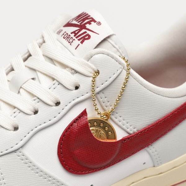 Дамски маратонки NIKE AIR FORCE 1 '07 SE dv7584-001 цвят многоцветен