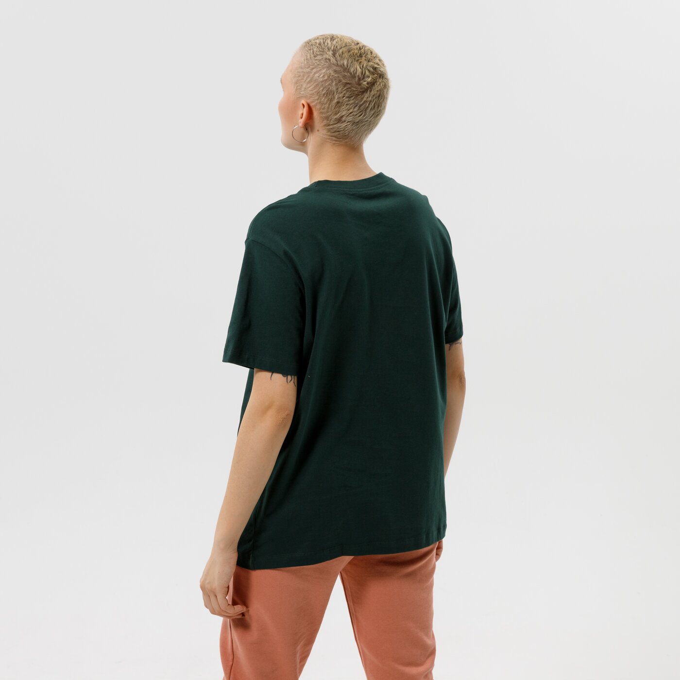 Дамска тениска NIKE ТЕНИСКА W NSW ESSNTL TEE BF LBR dn5697-397 цвят зелен