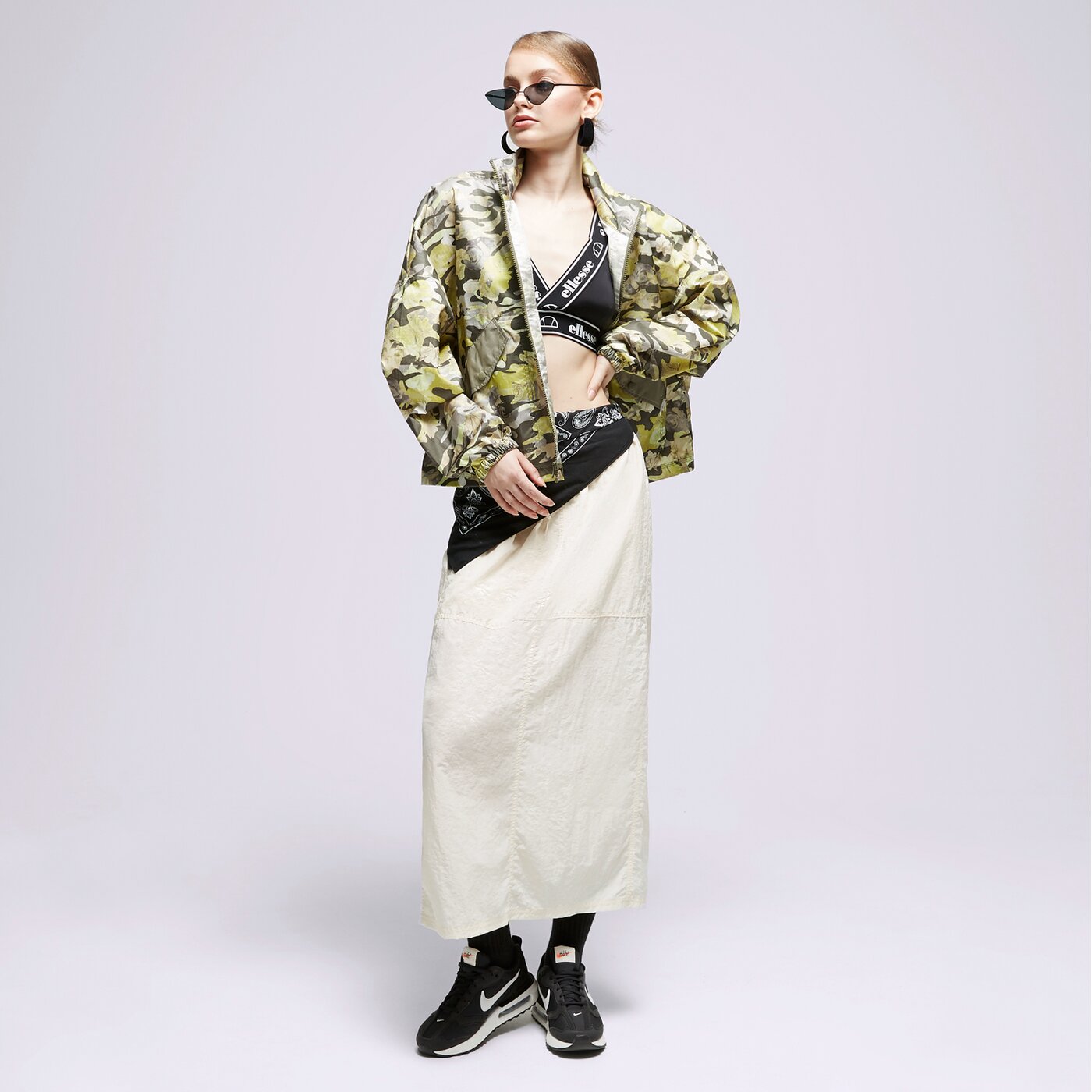 Дамско преходно яке NIKE ЯКЕ CZ8184 cz8184-325 цвят многоцветен