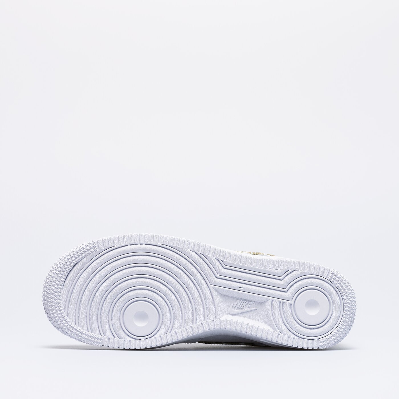 Дамски маратонки W AIR FORCE 1 '07 ESS dj9942-101 цвят бял