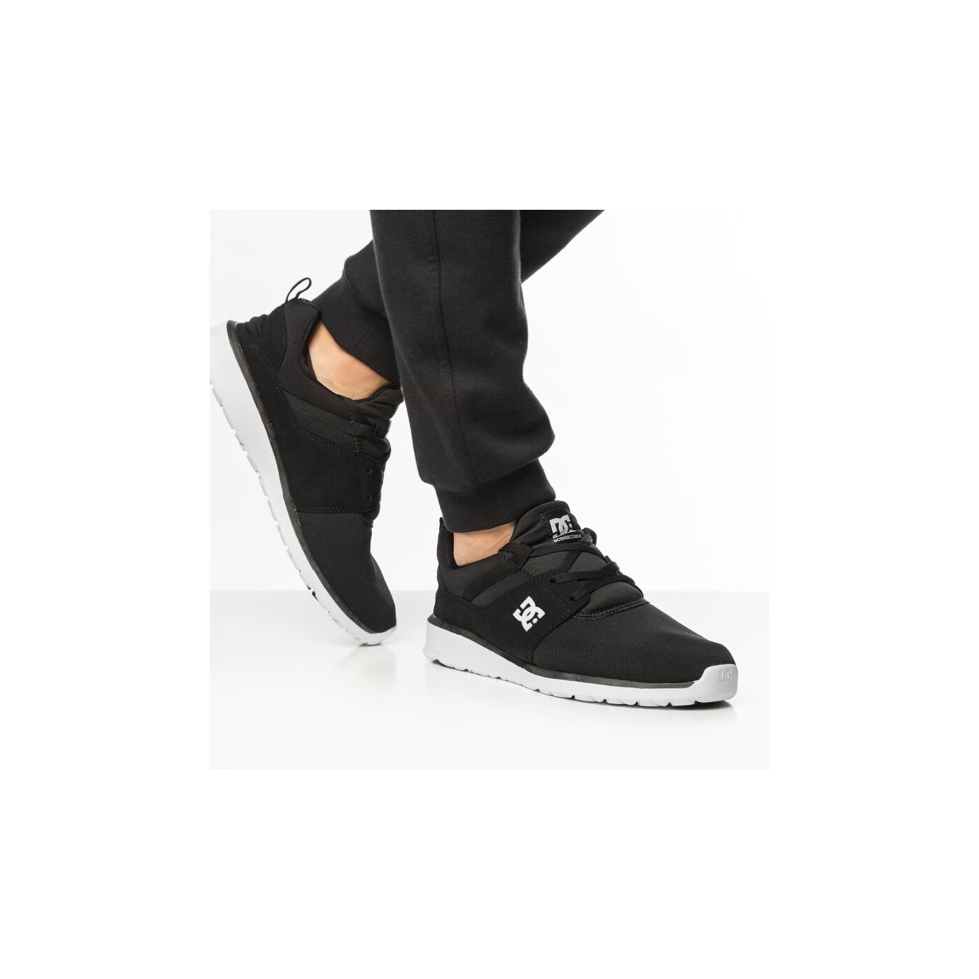 Мъжки маратонки DC HEATHROW adys700071bkw цвят черен
