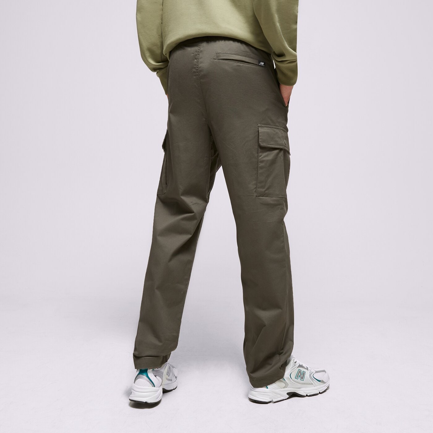 Мъжки панталони NEW BALANCE ПАНТАЛОНИ ATHLETICS REMASTERED WOVEN mp31526cog цвят зелен