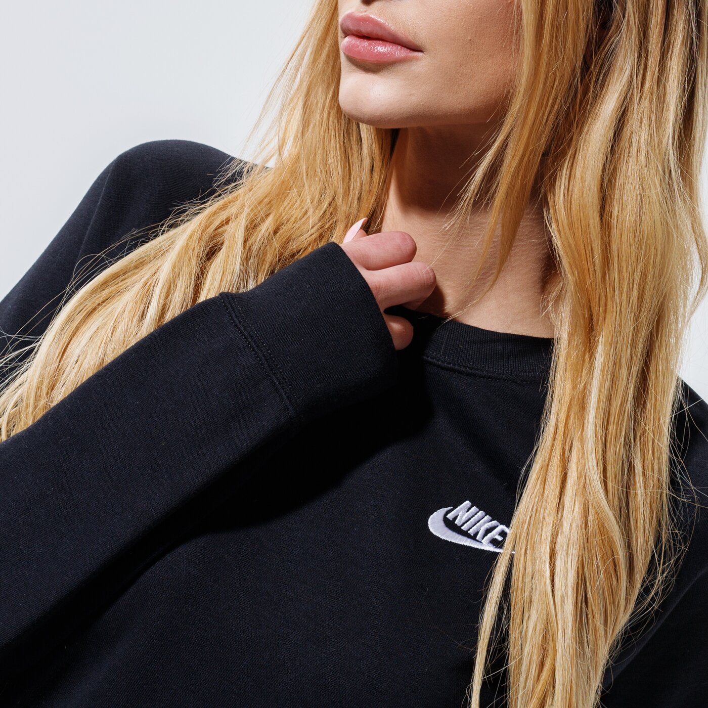 Дамски суичър NIKE СУИТЧЪР W NSW ESSNTL FLC bv4110-010 цвят черен