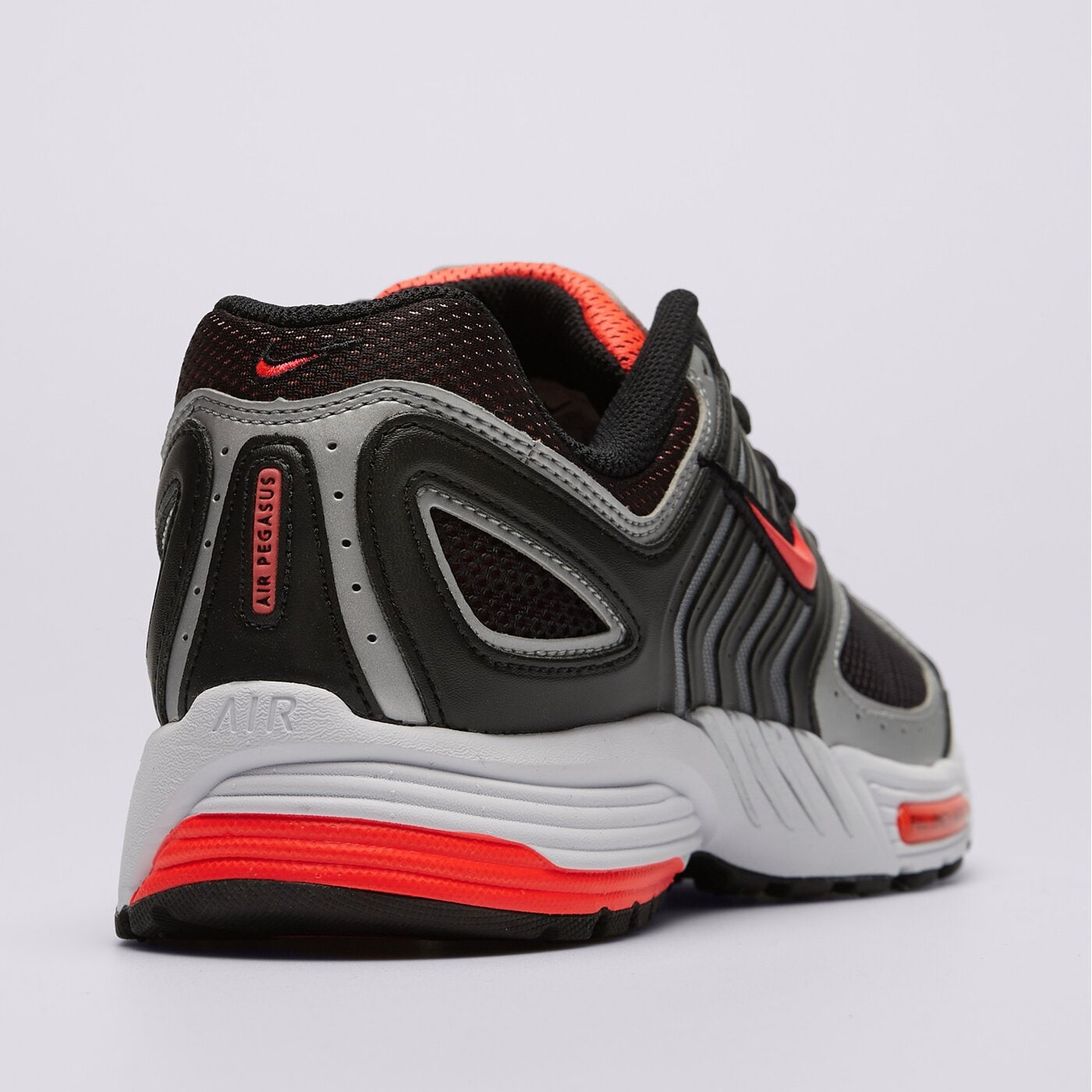 Мъжки маратонки NIKE AIR PEGASUS 2005 hq3031-004 цвят черен