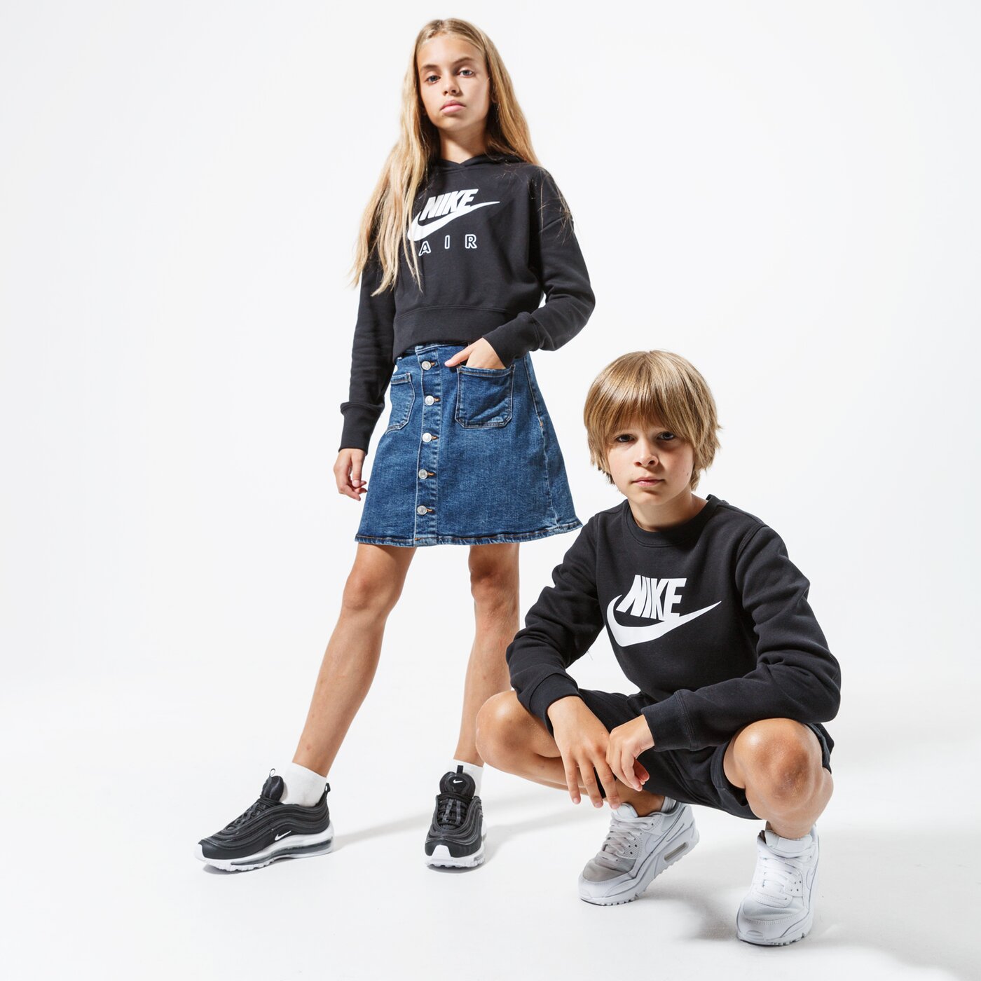  NIKE ШОРТИ BOYS' SPORTSWEAR SHORT 805450-011 цвят черен