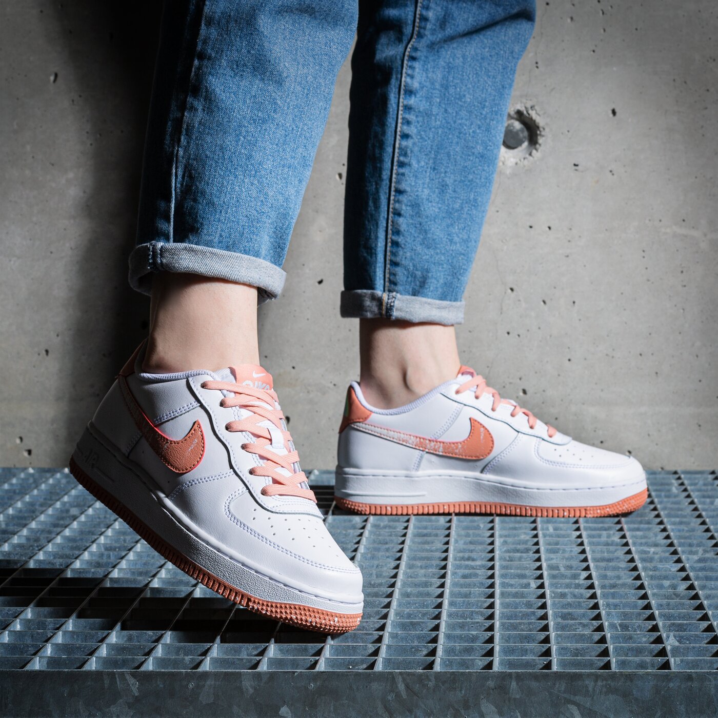Детски маратонки NIKE AIR FORCE 1 LV8 dm0985-100 цвят бял