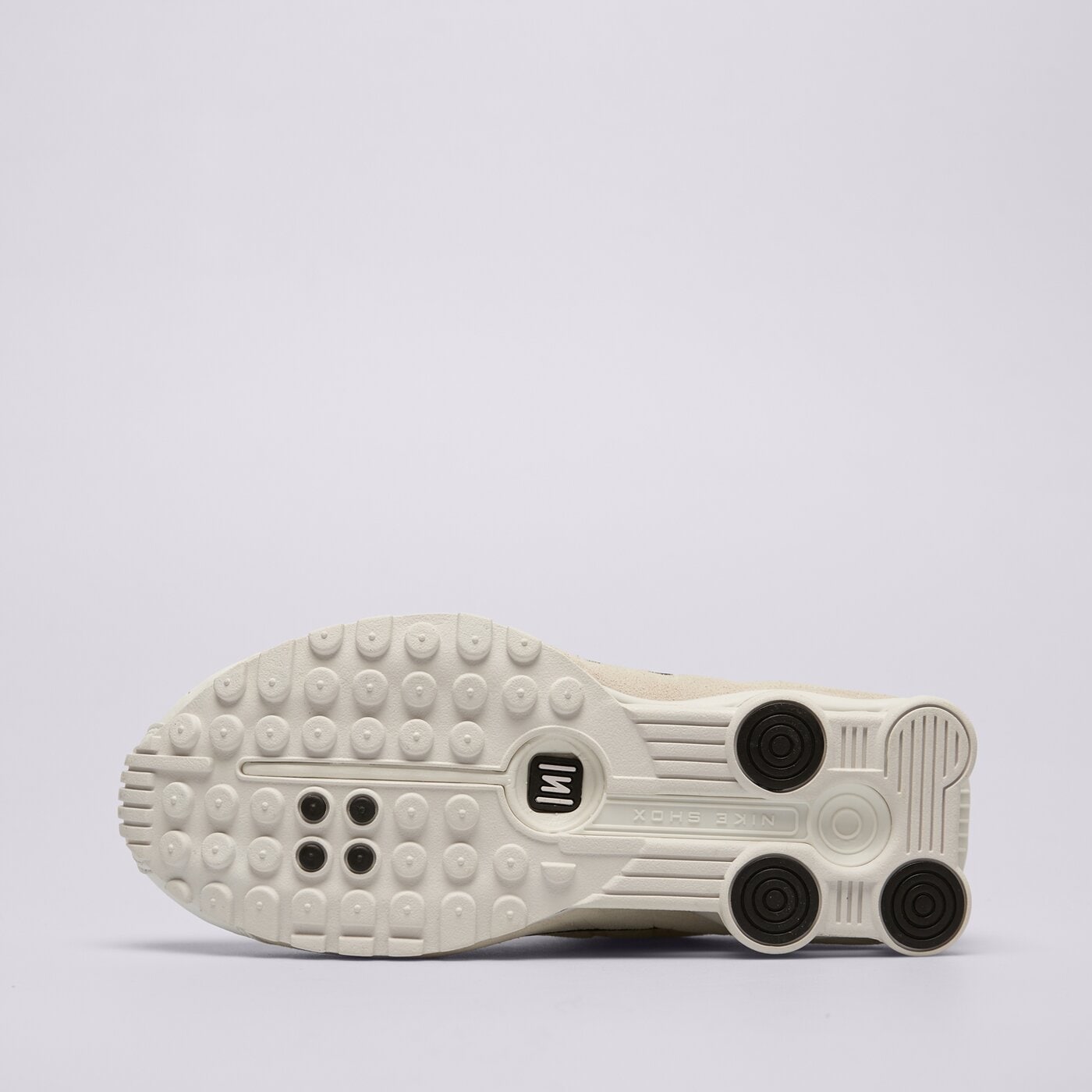 Дамски маратонки NIKE W SHOX R4 SE hq7739-100 цвят бежов