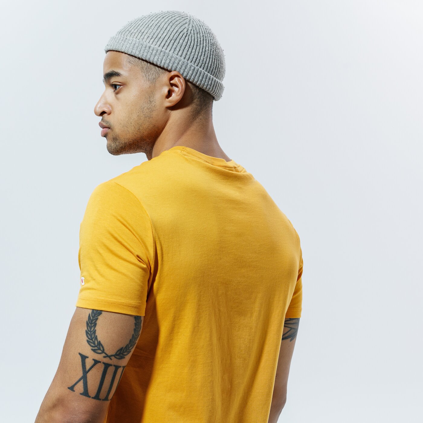 Мъжка тениска CHAMPION ТЕНИСКА CREWNECK ТЕНИСКА 214747os033 цвят горчица