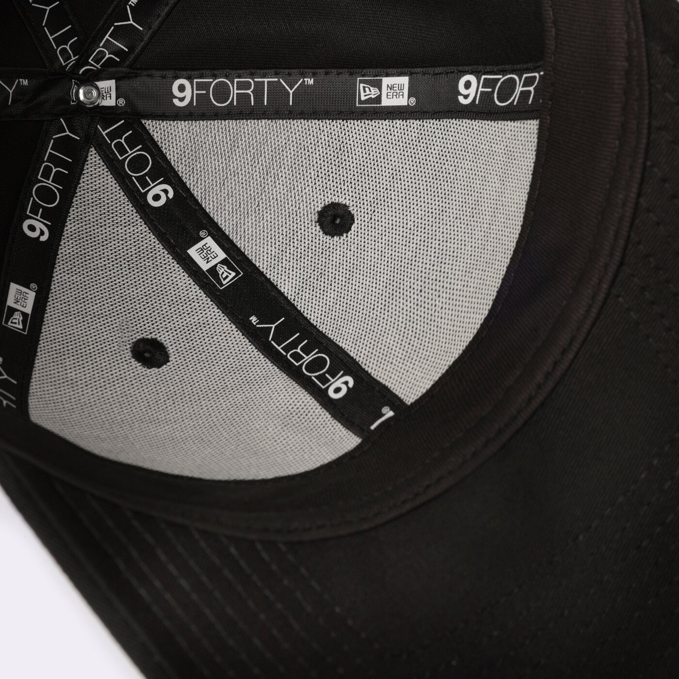 Дамска шапка с козирка NEW ERA ШАПКА MLB 9FORTY NEW YORK YANKEES CAP NY YANKEES BLK 80468932 цвят черен